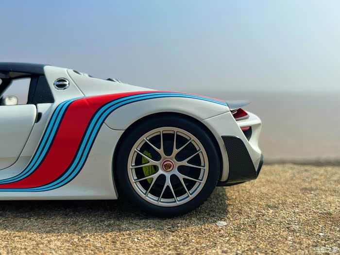 【图】保时捷918 spyder 马天尼涂装 模型赏析_模型论坛_汽车之家论坛