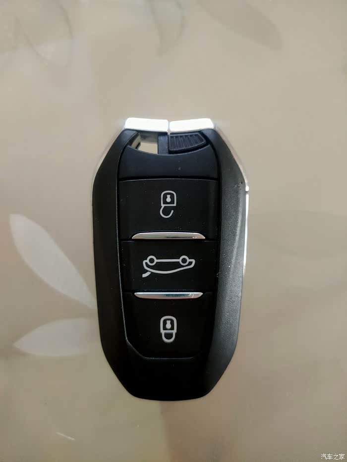【图】更换4008遥控器电池!_标致4008论坛_汽车之家论坛