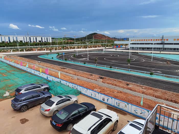 探访合众汽车南宁工厂