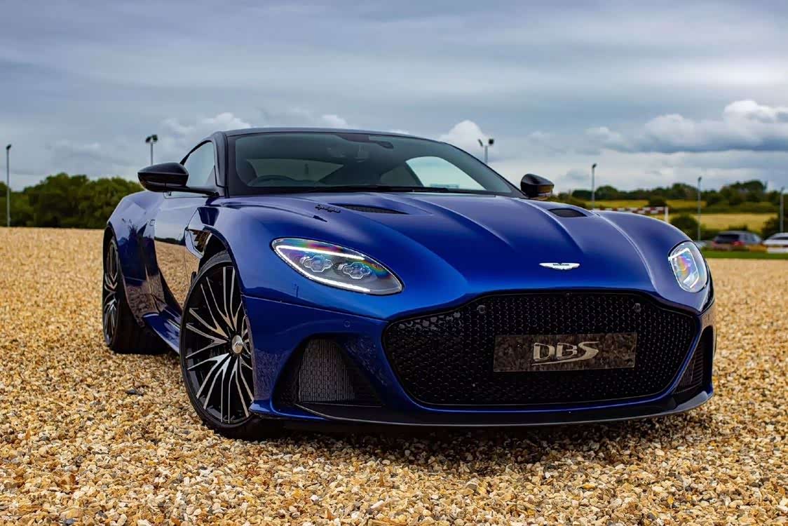 阿斯顿马丁,美丽的钴蓝色