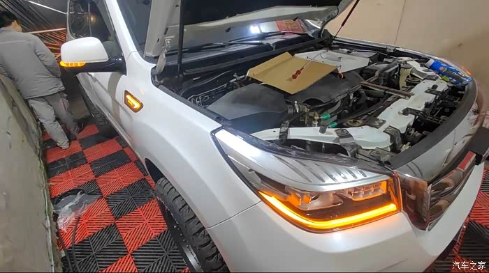 哈弗h9加装各种装饰灯以及高亮射灯