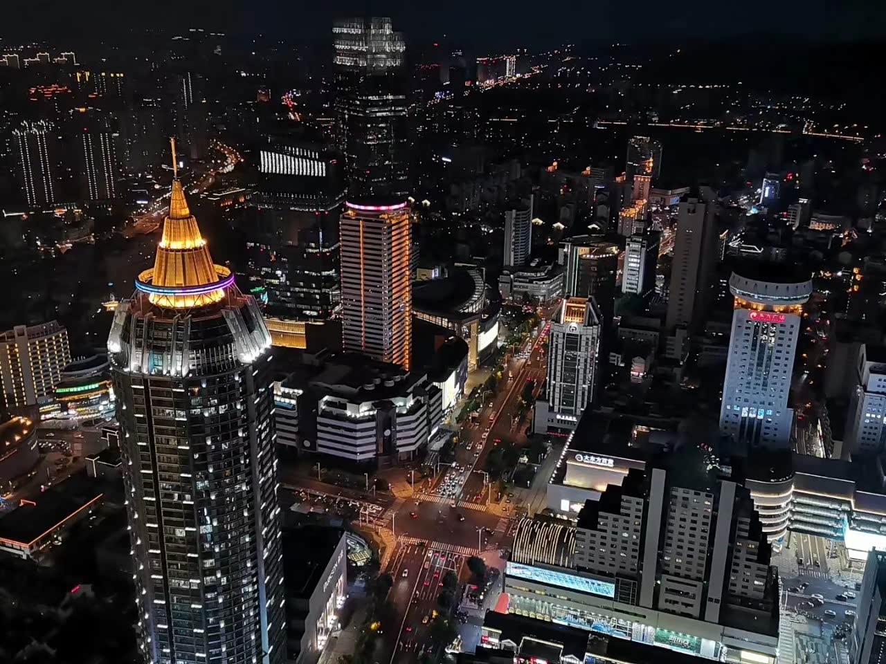 俯视市区最美夜景,无锡是个好地方.