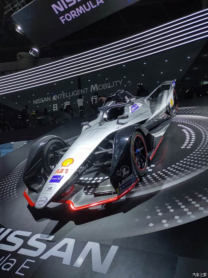 日产展示区f1赛车
