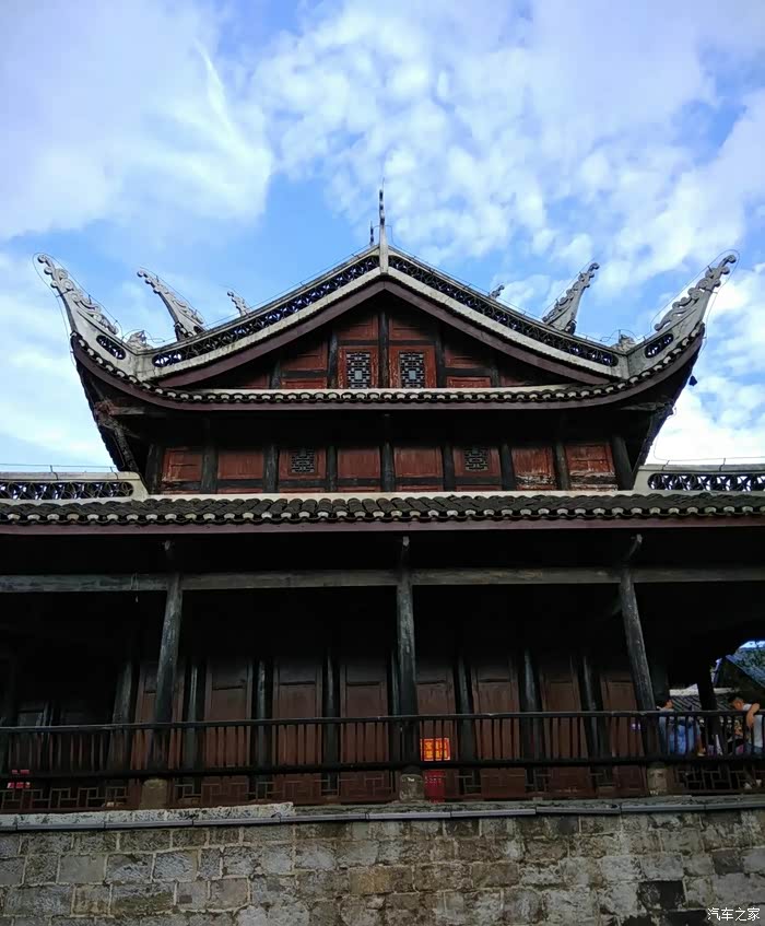 小青年和沃尔沃s60l自驾游织金财神庙风景区分享