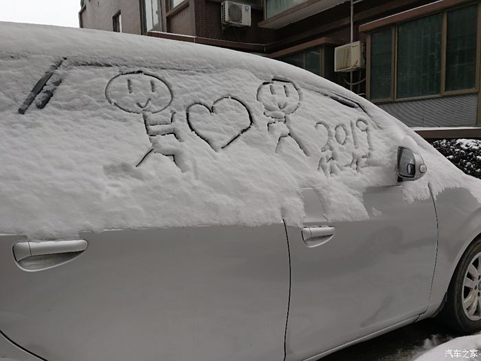 下雪在车上画的图案图片