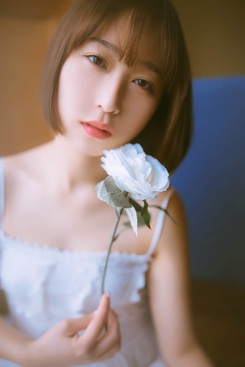 气质女神带来扑面而来的青春气息 ,元气少女满满朝气