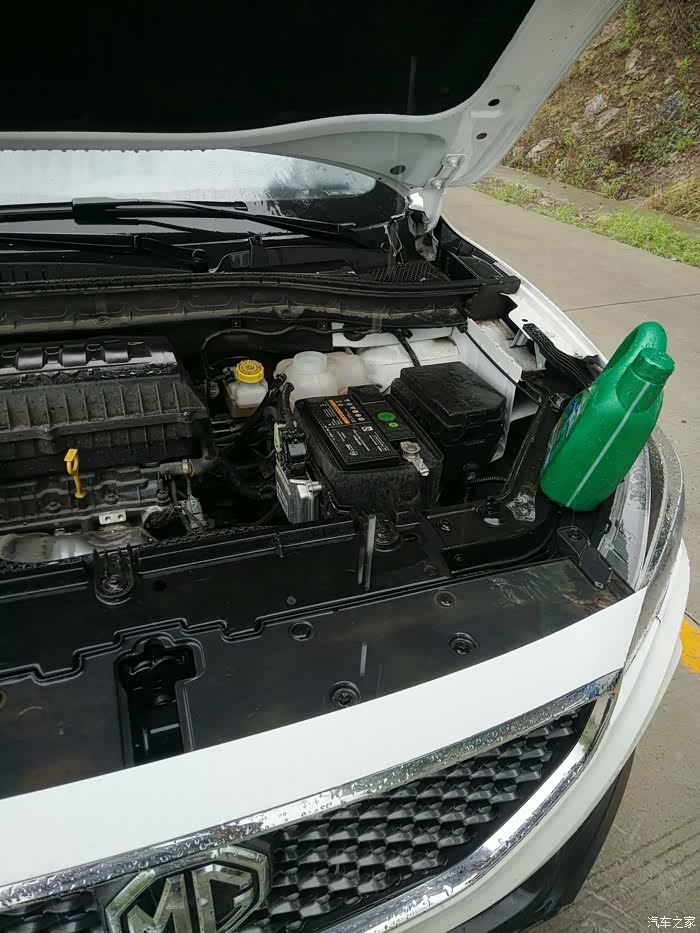 【图】zs过了个泥巴坑,水箱烂了,防冻液漏完了,没发开了,哎,_名爵zs