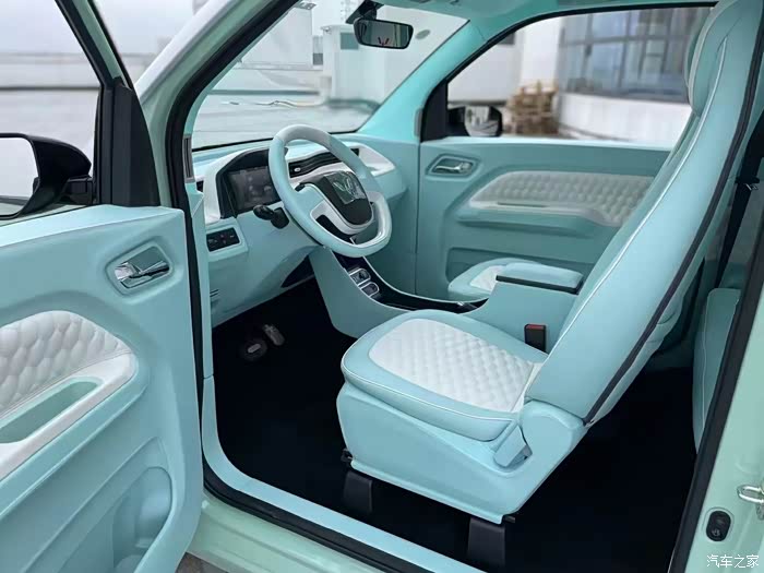 点击:>0|回复:>0宏光miniev论坛>五菱小mini内饰精改,有喜欢的吗?