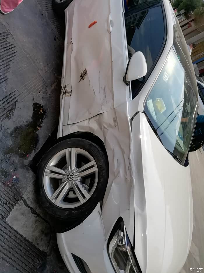 【图】凌渡副驾驶侧面被撞,重伤!求大神看看修理要注意什么!