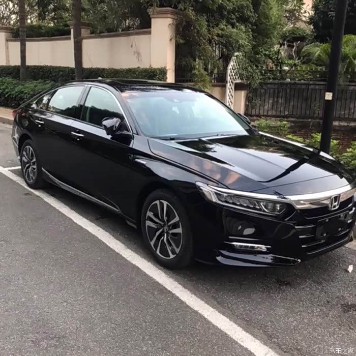 黑白哪个好?_雅阁论坛_汽车之家论坛