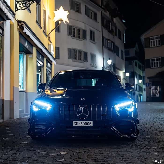 黑夜之下奔驰amgcla氛围灯够炫酷真是太迷人了香