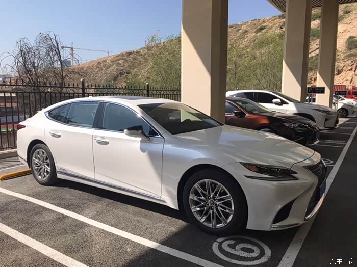 【图】兰州首台白色ls500h_雷克萨斯ls论坛_汽车之家论坛