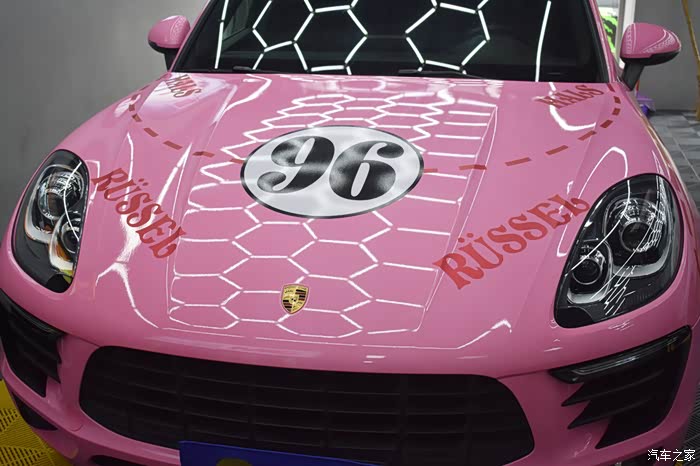 保时捷玛卡macan改色网红粉猪,车主超满意