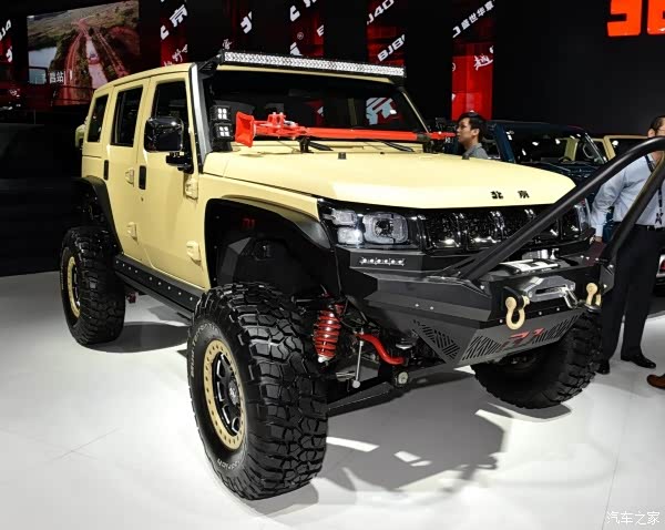 高大威猛的身躯充满了硬派越野车独特的风格和魅力