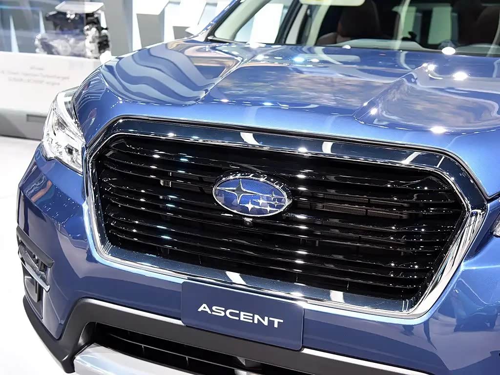 外观方面,斯巴鲁ascent的前脸非常宽厚.
