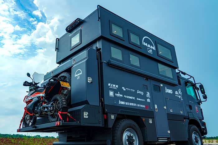 越野房车品牌推荐产品之福特f350路航者四驱商旅房车