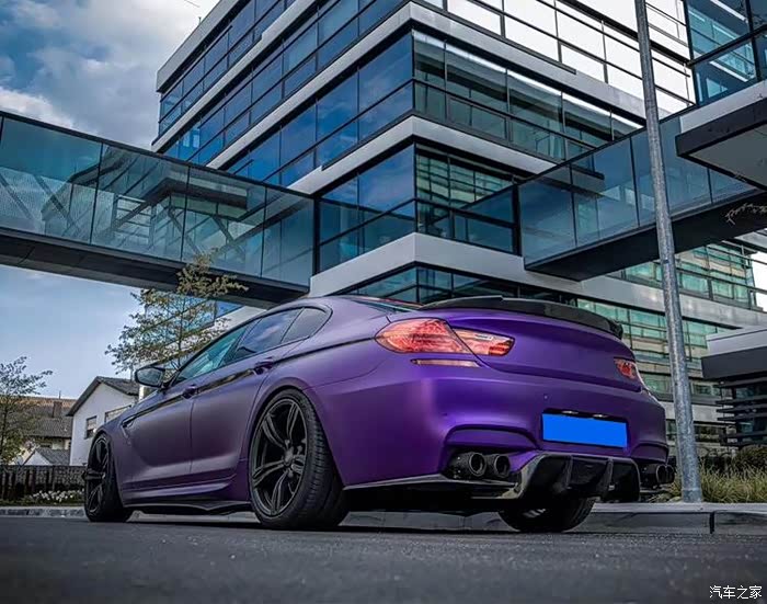 小姐姐带你一起造作宝马m6外观碳纤改装