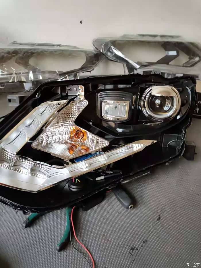 日产奇骏更换探陆泽欧标led透镜模组