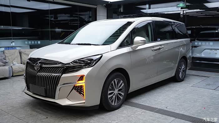 大动作别克gl8升级全新样貌简直就是梦中情车