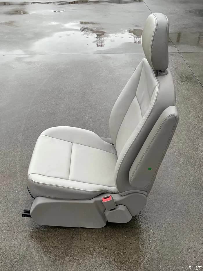 新全顺副驾驶双人座椅改装单人座椅