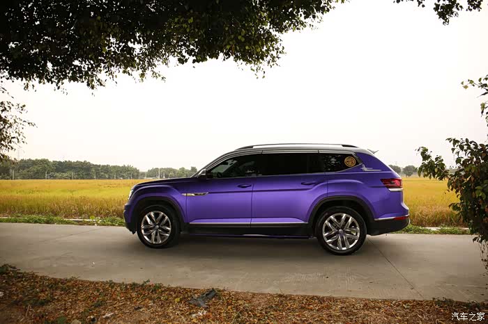 奢华稳重双拼改色大途昂,万境皆从容,悠然天地间,从容驾驭