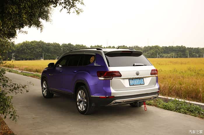 奢华稳重双拼改色大途昂,万境皆从容,悠然天地间,从容驾驭