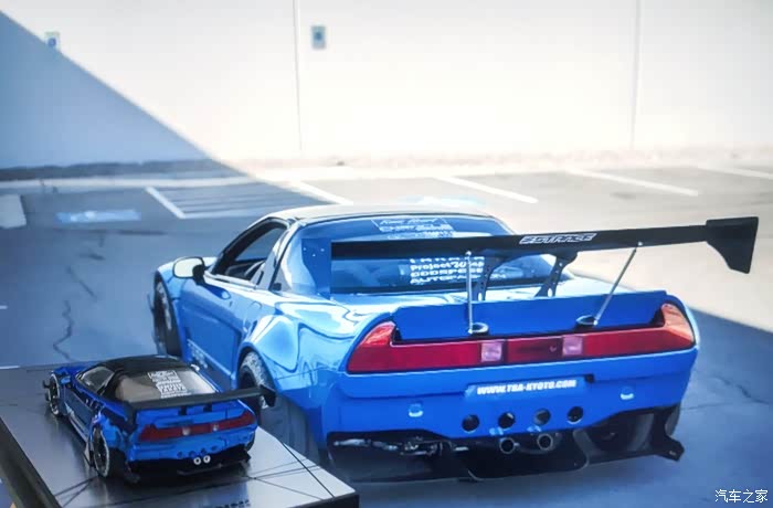 暑假show超靓的火箭兔nsx这个小车能闪瞎双眼