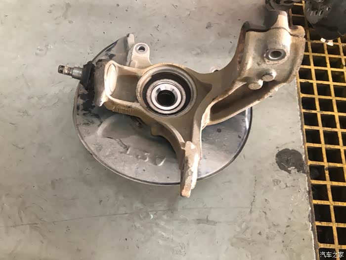 九代雅阁前轮羊角球头坏了!这是雅阁通病吧