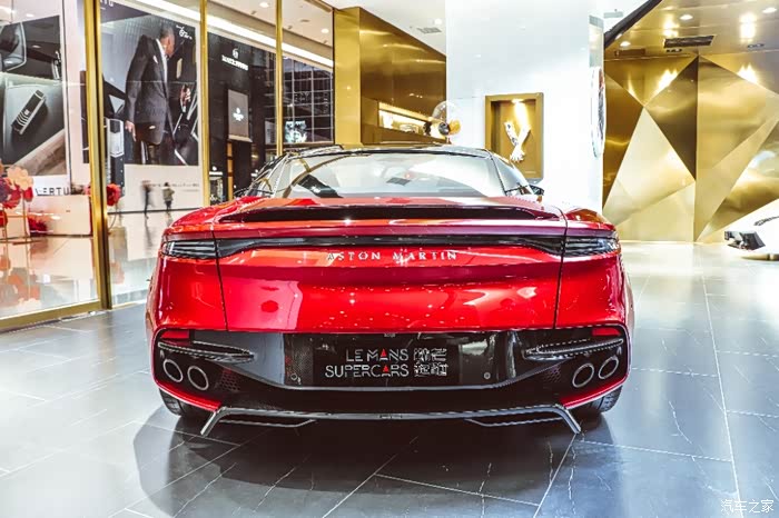 红红火火高颜值的阿斯顿马丁dbssuperlegger