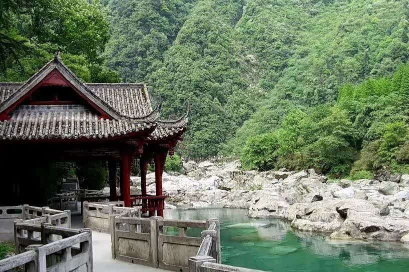 白水河国家森林公园是集山,水,文等各种景象为一体的生态旅行地