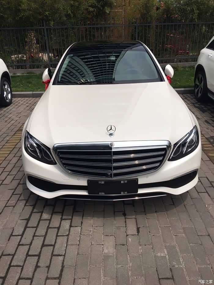 一个钻石白,买白色的老铁们都买的是那个白啊_奔驰e级论坛_汽车之家