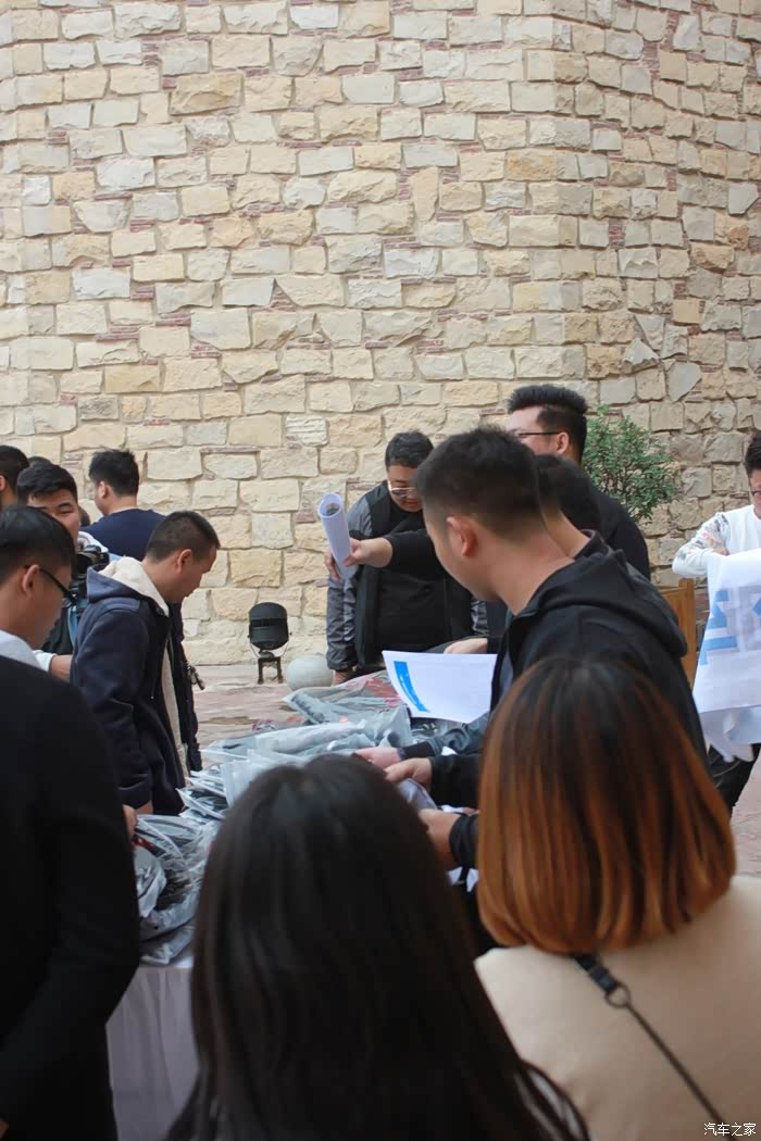 为什么300万人选择帝豪gs牛人部落共赏秋张裕城堡一日