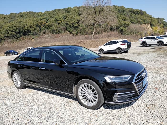 奥迪a8l55tfsi