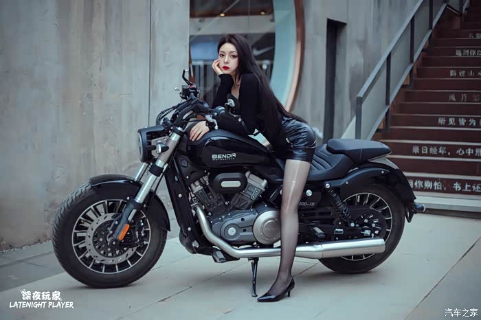 【图】女神不飙车|灰石300,性感女骑也能玩出复古机车范儿_摩托车论坛