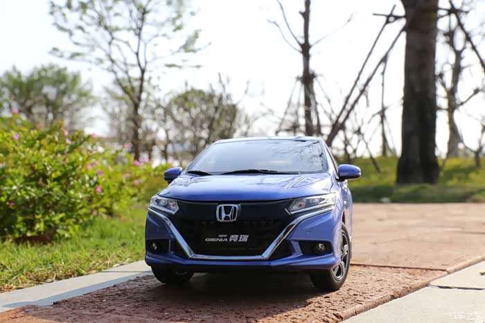 掀背时代东风本田竞瑞