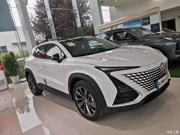 【图】尊贵白色uni 也很不错嘛_长安uni-t论坛_汽车之家论坛