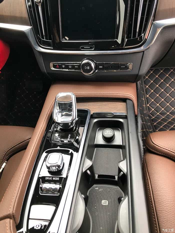 沃尔沃水晶档把—— 公认漂亮的汽车档把,一切一换之间尽显vip尊贵