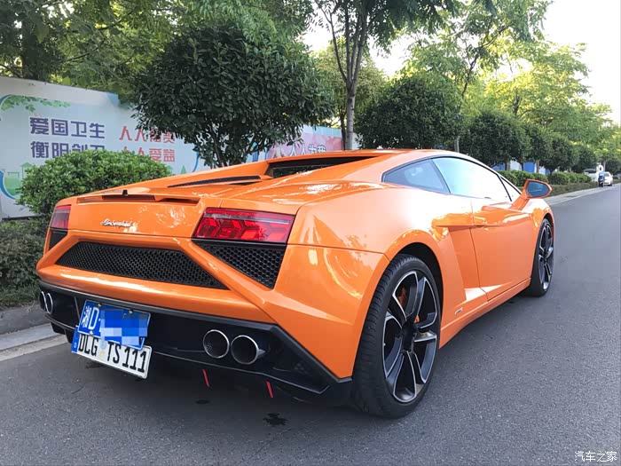 个人出13年盖拉多lp5604小牛极品车况