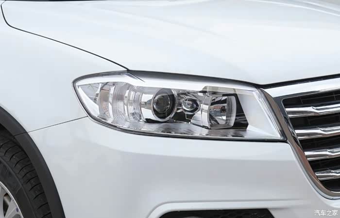 哈弗h6的雾灯漂亮圆形外观个性十足时尚前卫的前脸