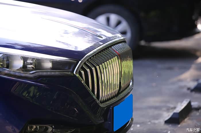 看一看我的红旗h5这个蓝精灵还是很帅的