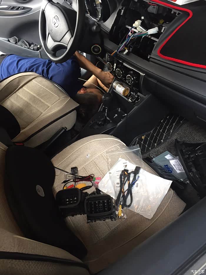 丰田致享换中控导航屏