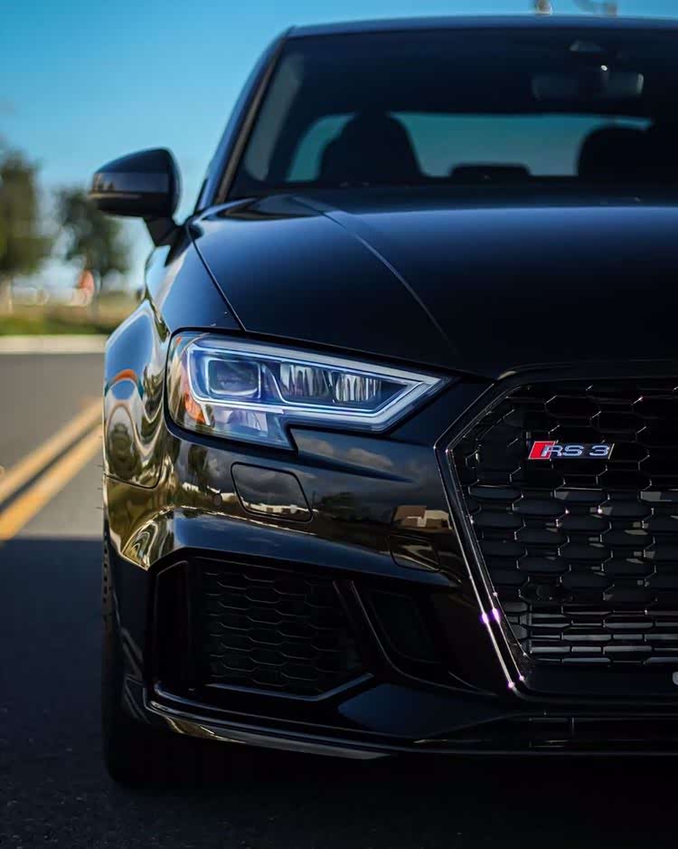 低调的小钢炮-奥迪rs3 2.5t三厢,帅的不要不要的