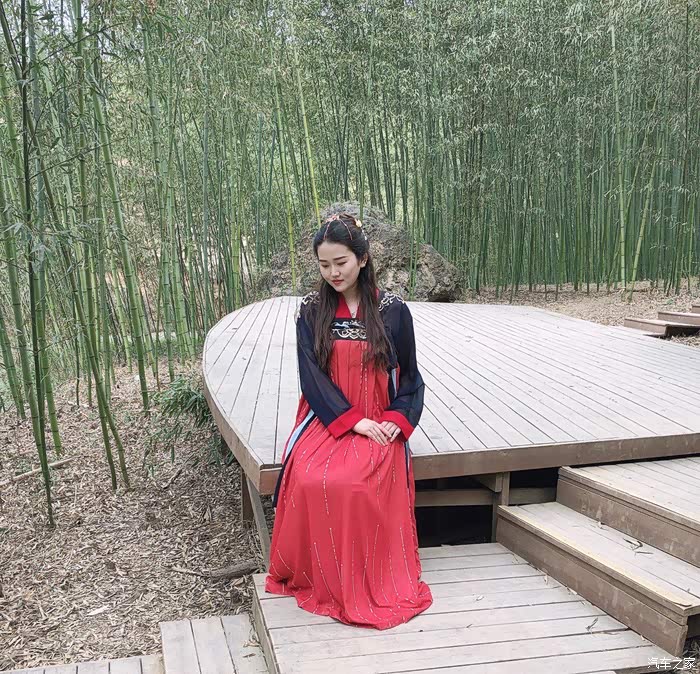 人面桃花相映红陕西女娃穿越记