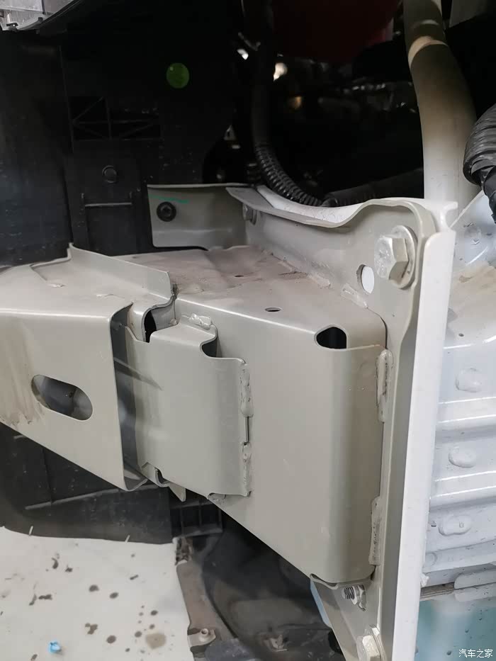 请教车友荣威rx5max防撞梁问题