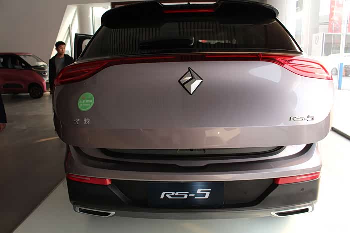 自在乐活尽享智能驾控静态体验宝骏新标首款车型rs5