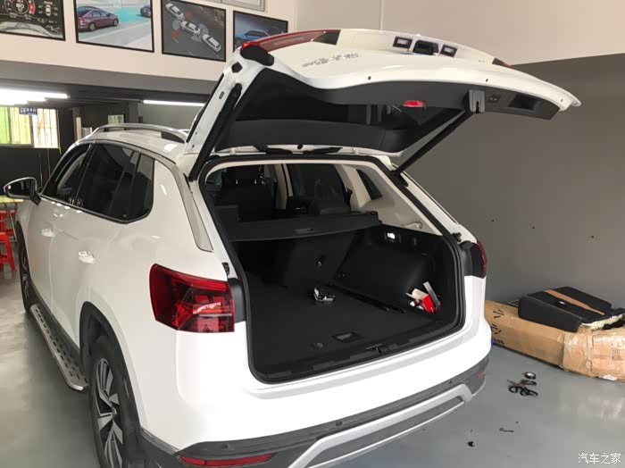 探岳两驱豪华版升级原厂电动尾门脚踢
