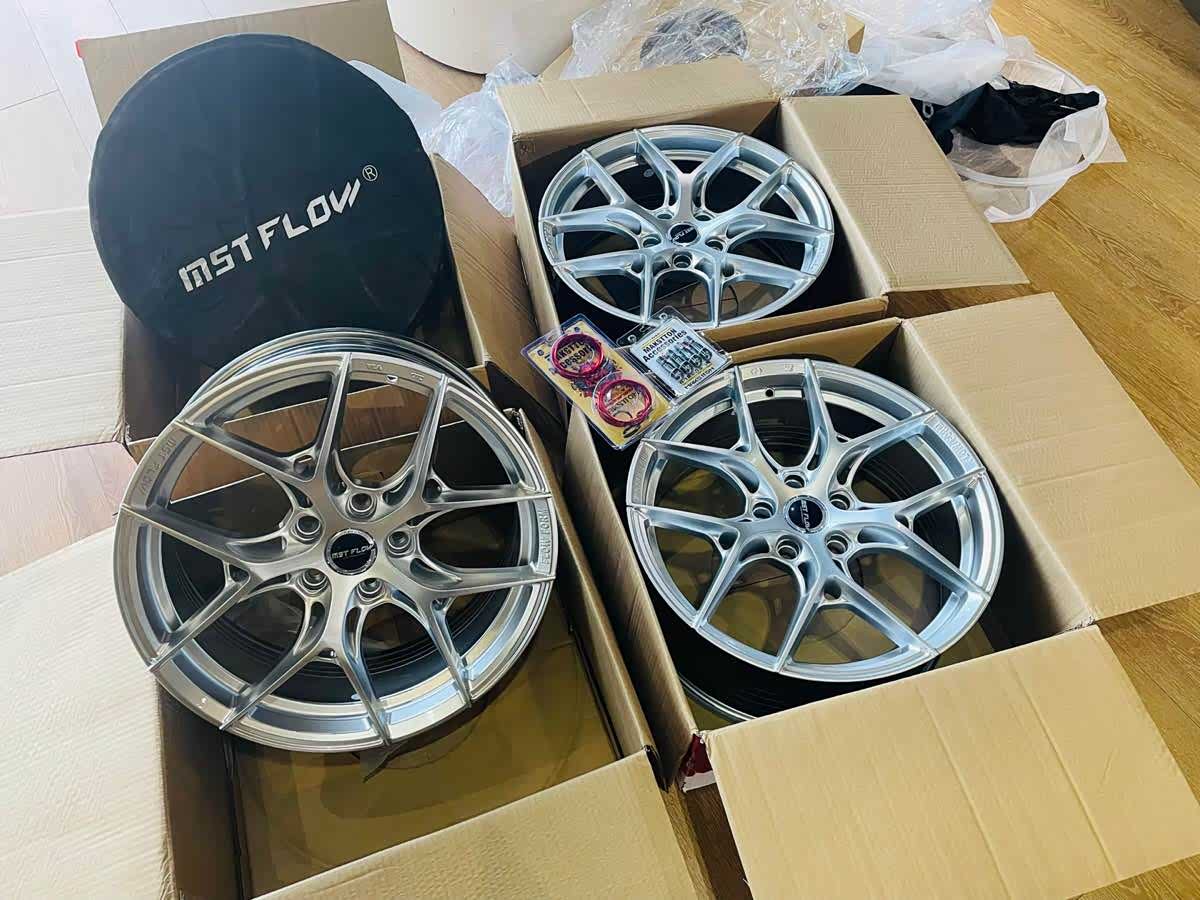 改装迈斯盾轮毂搭配韩泰轮胎