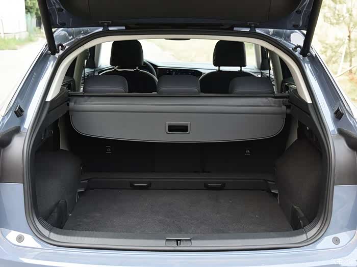 超大后备箱,自驾游的好选择!