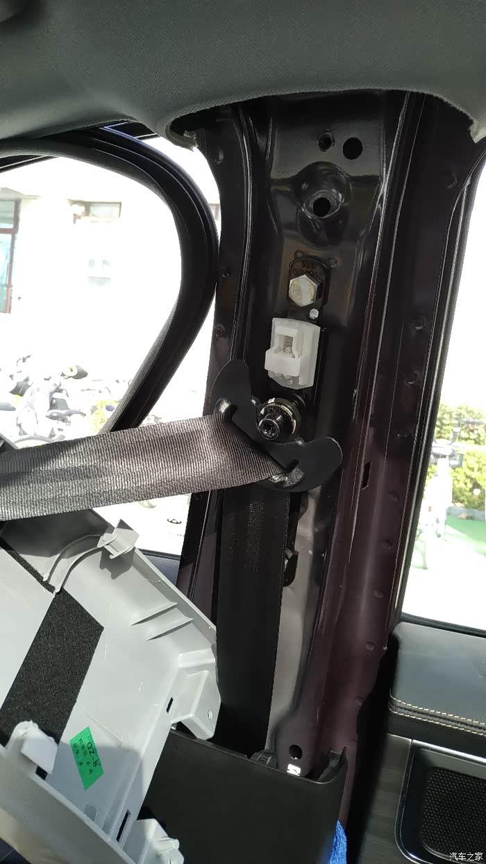自己动手拆除b柱解决b柱异响不知道怎么拆b柱的看过来