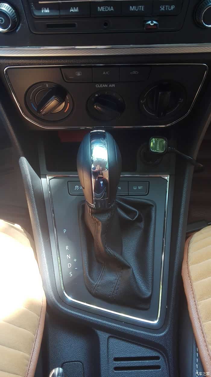 小朗的6挡手自一体变速器档杆.